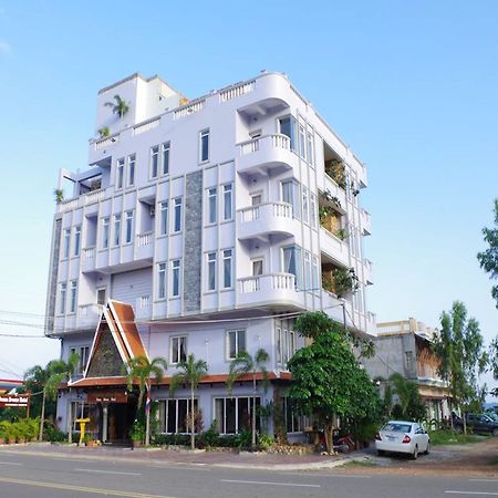 Ocean Breeze Hotel And Sky Bar Kep Exterior foto