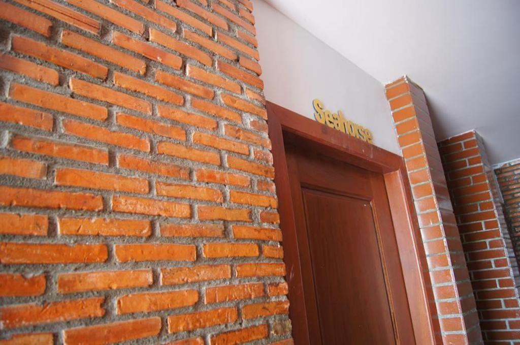 Ocean Breeze Hotel And Sky Bar Kep Exterior foto