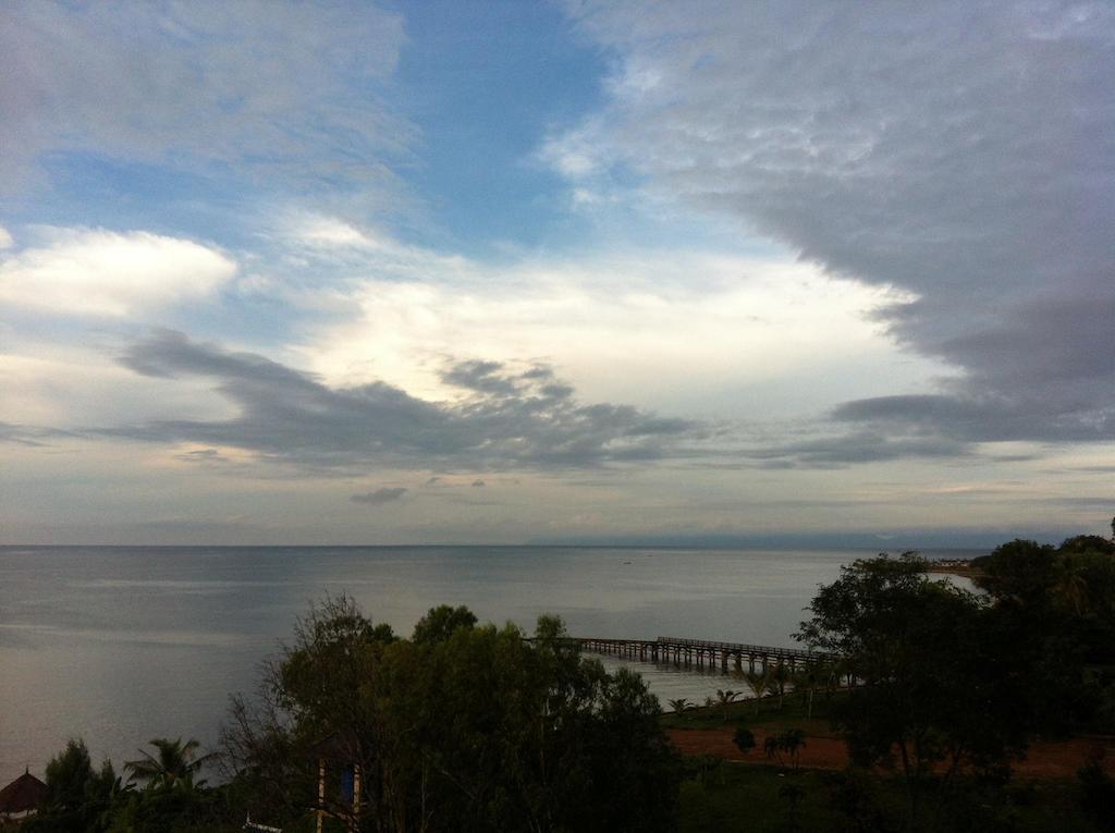 Ocean Breeze Hotel And Sky Bar Kep Exterior foto