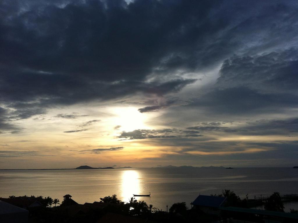 Ocean Breeze Hotel And Sky Bar Kep Exterior foto