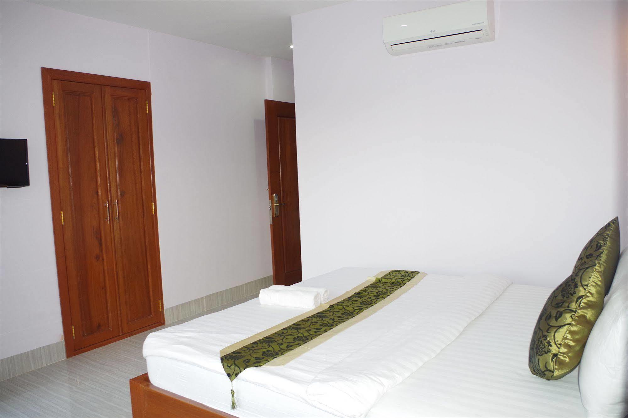 Ocean Breeze Hotel And Sky Bar Kep Exterior foto