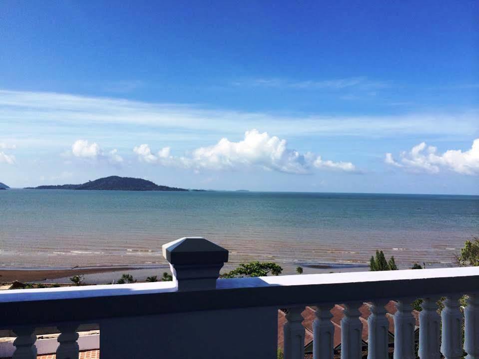 Ocean Breeze Hotel And Sky Bar Kep Exterior foto