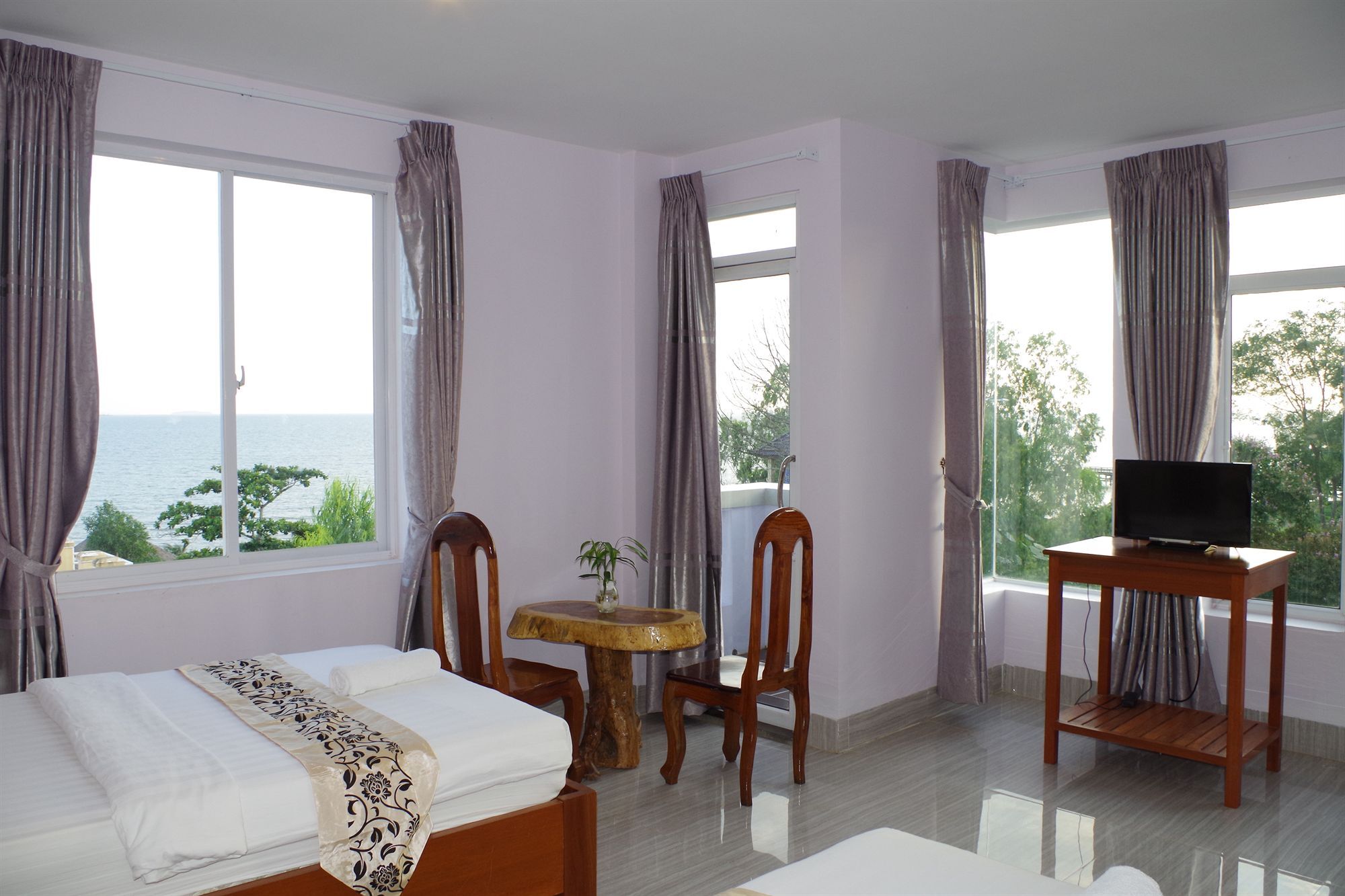 Ocean Breeze Hotel And Sky Bar Kep Exterior foto