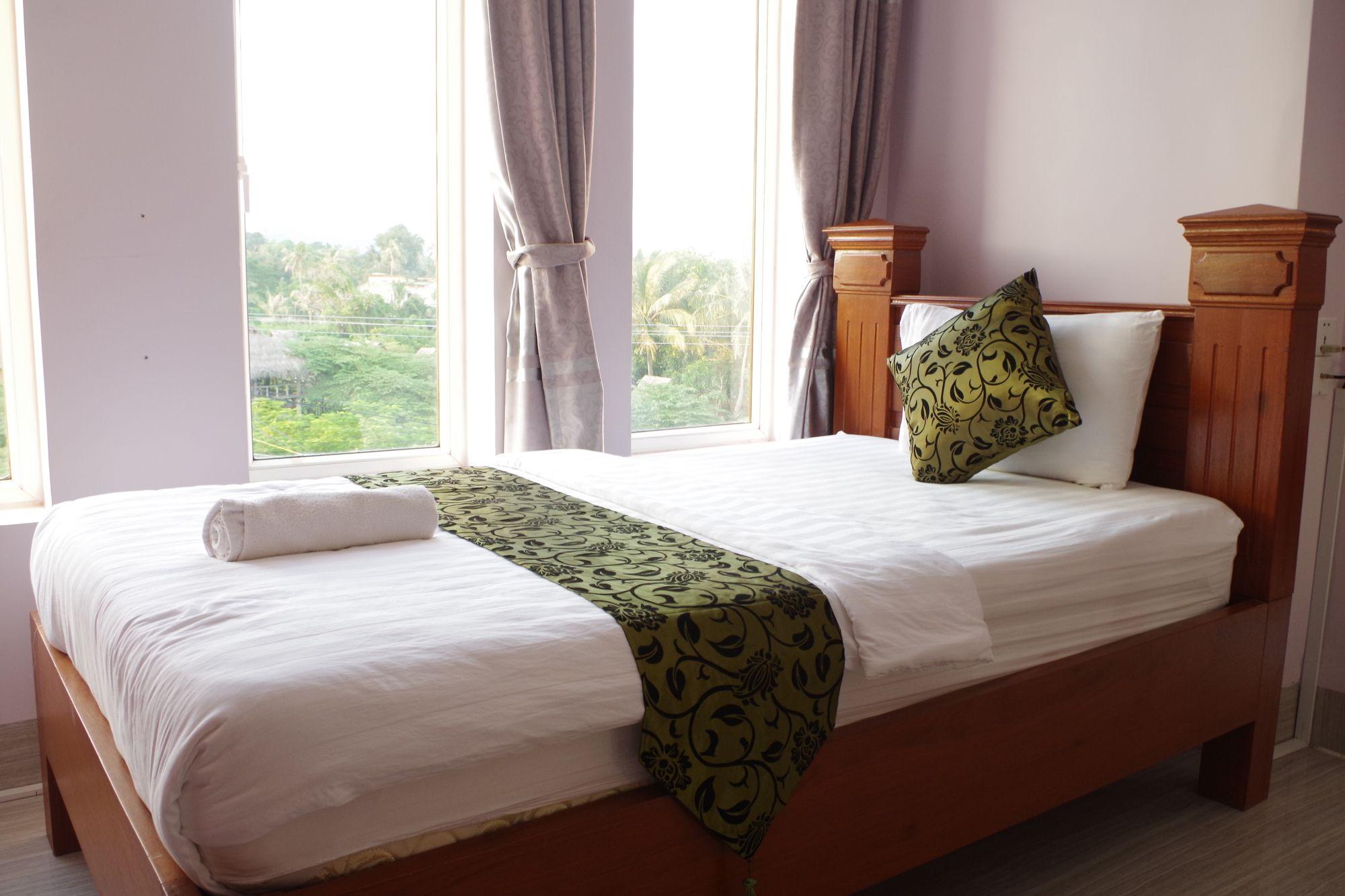 Ocean Breeze Hotel And Sky Bar Kep Exterior foto