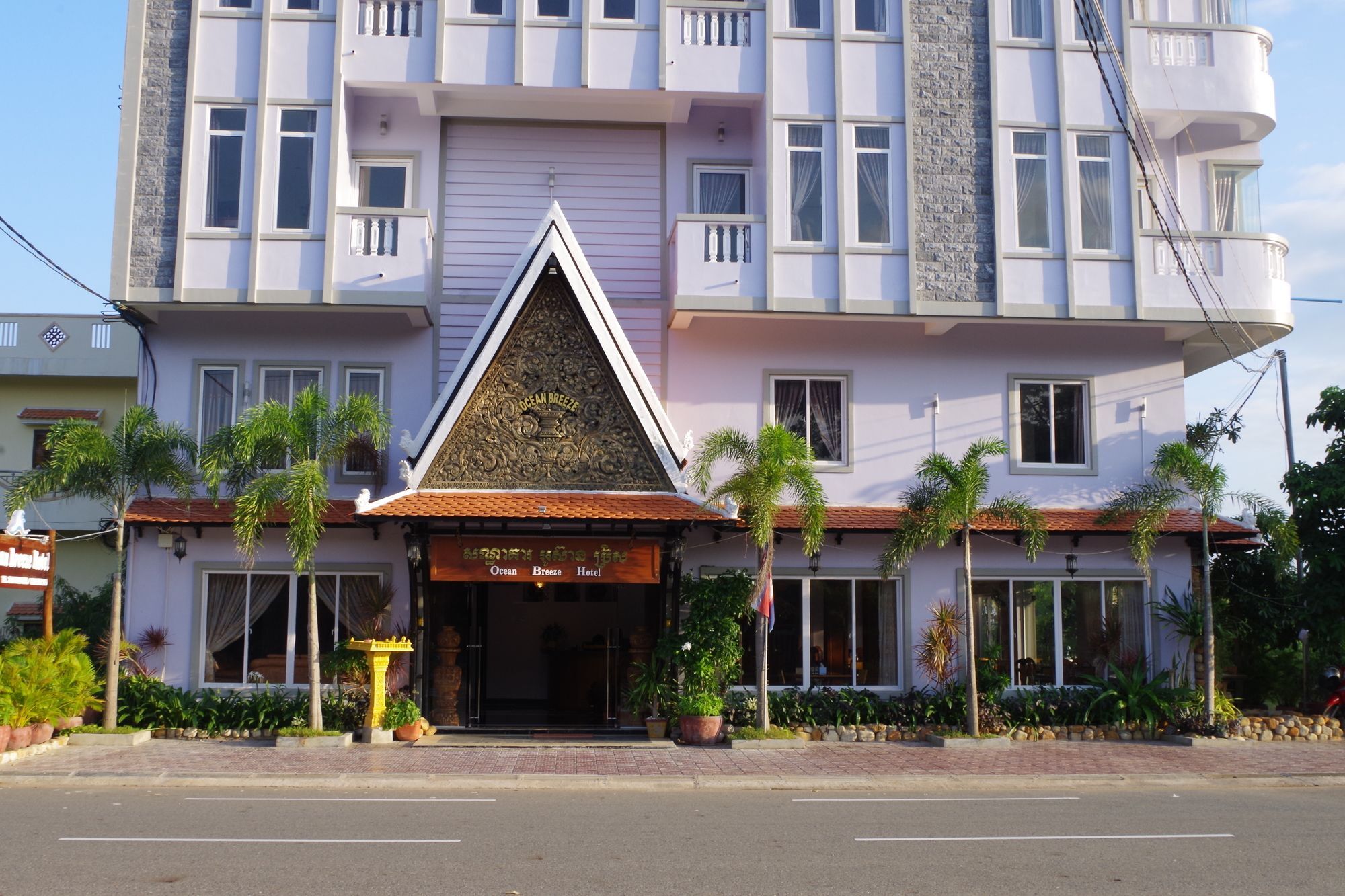 Ocean Breeze Hotel And Sky Bar Kep Exterior foto