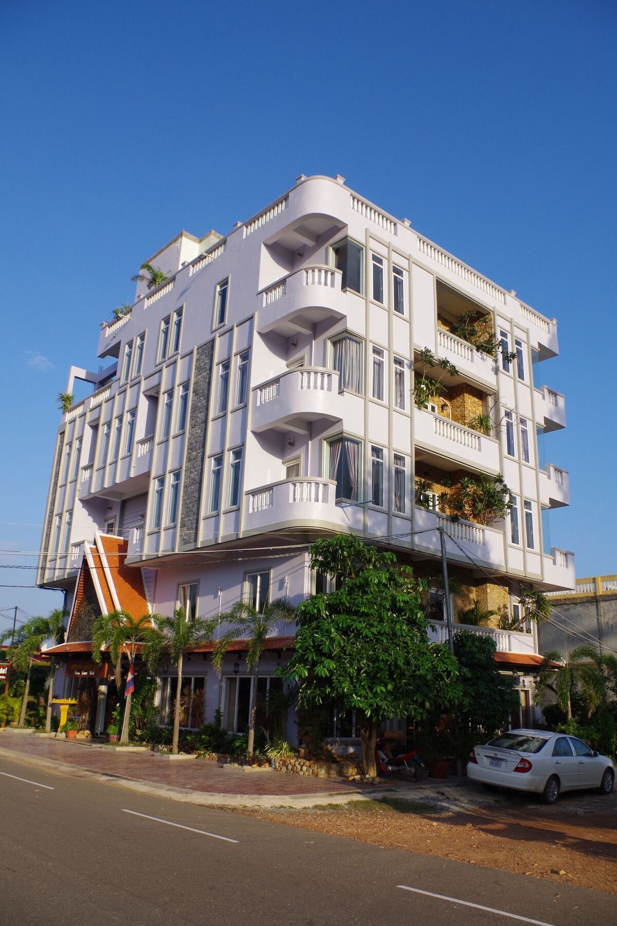 Ocean Breeze Hotel And Sky Bar Kep Exterior foto