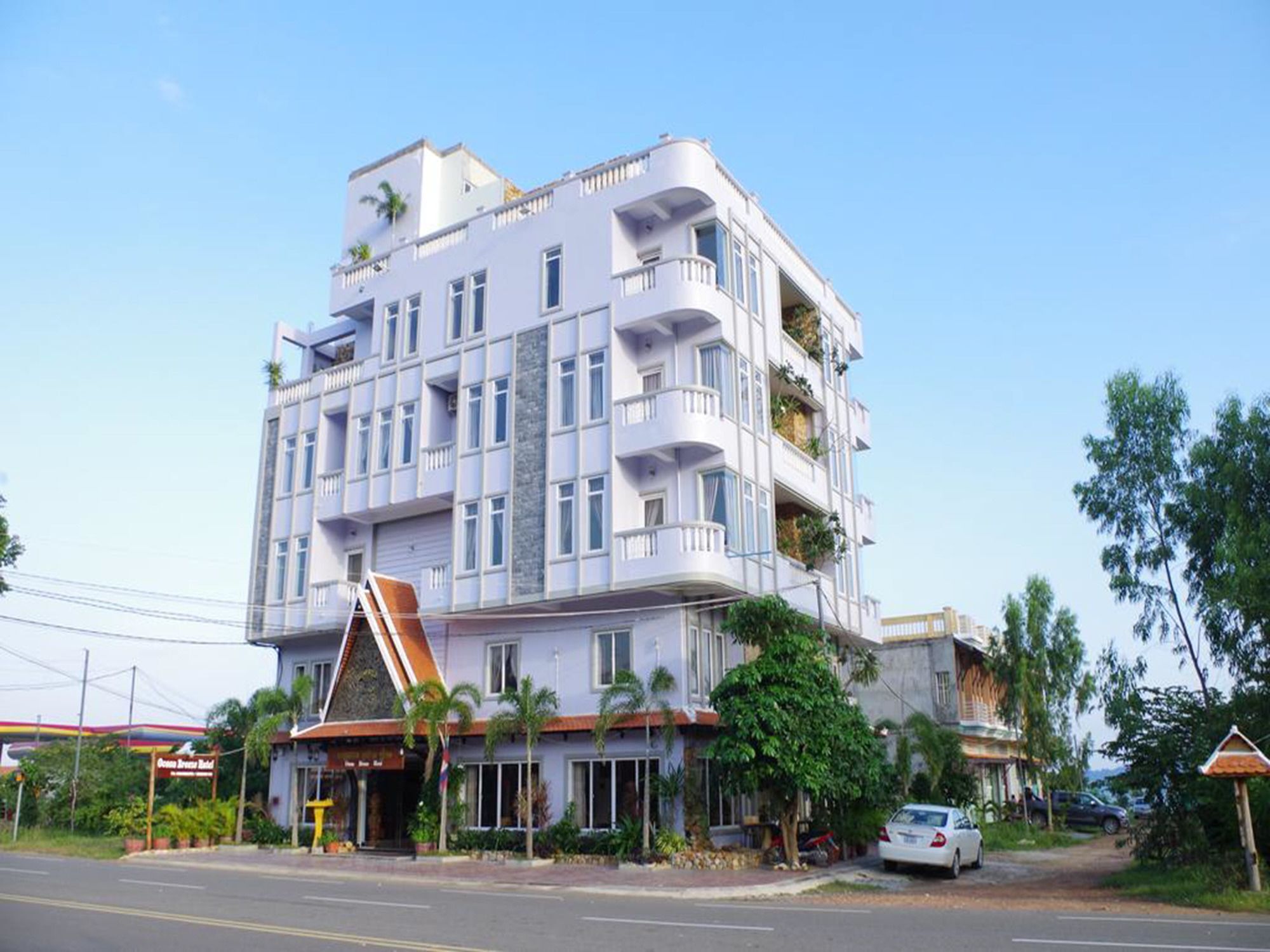 Ocean Breeze Hotel And Sky Bar Kep Exterior foto